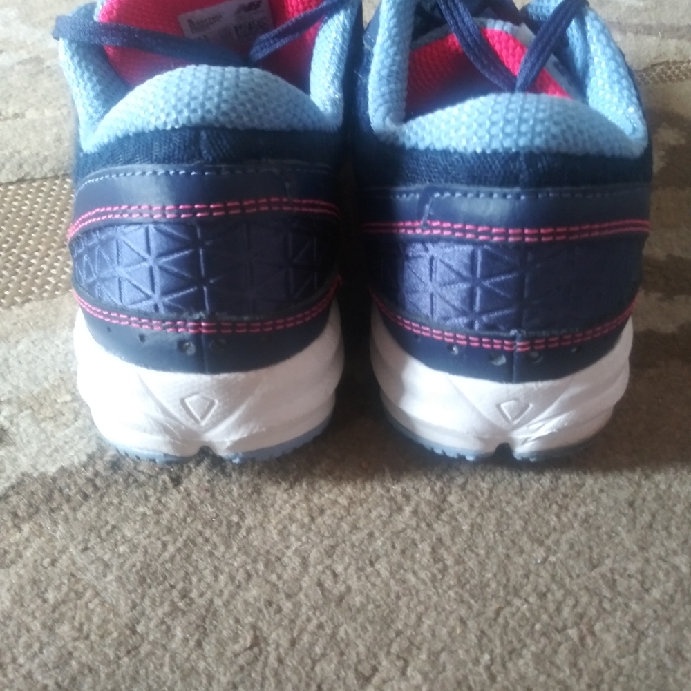New Balance - Picture 5 of 6